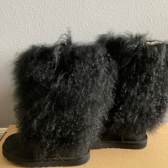 UGG MONGOLIAN TALL SHEEPSKIN FUR CUFF BOOTS  BLACK US SIZE 7 - Picture 1 of 16